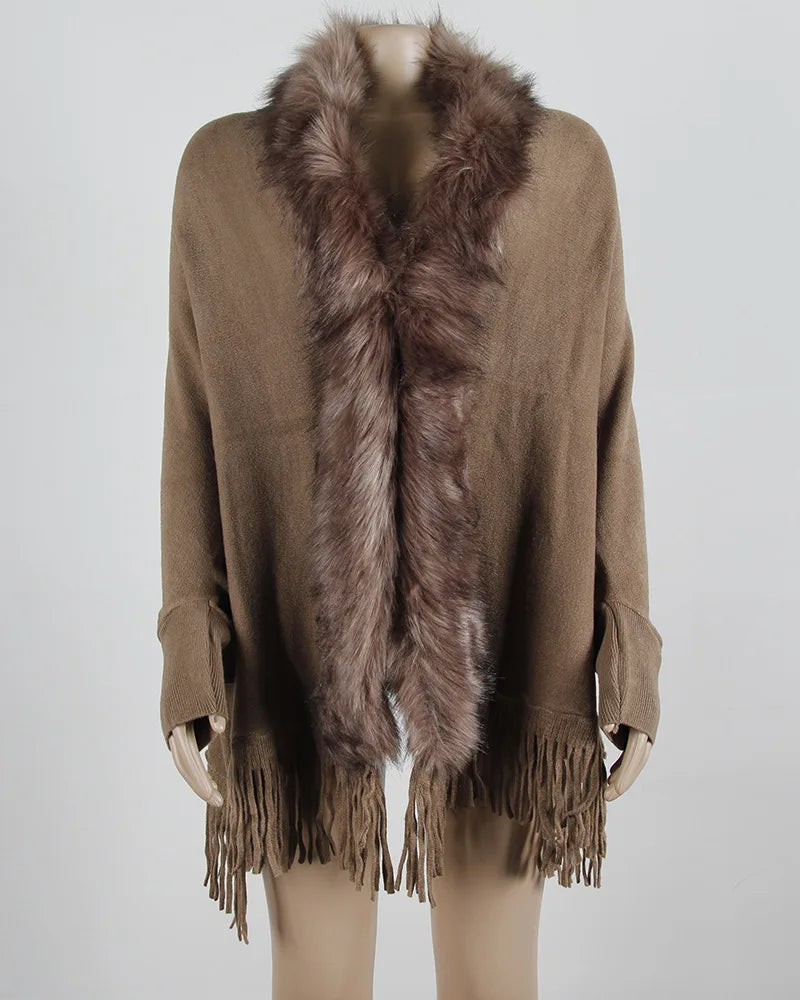 Tan fringed berfila kürklü şal with brown fur trim along the neckline