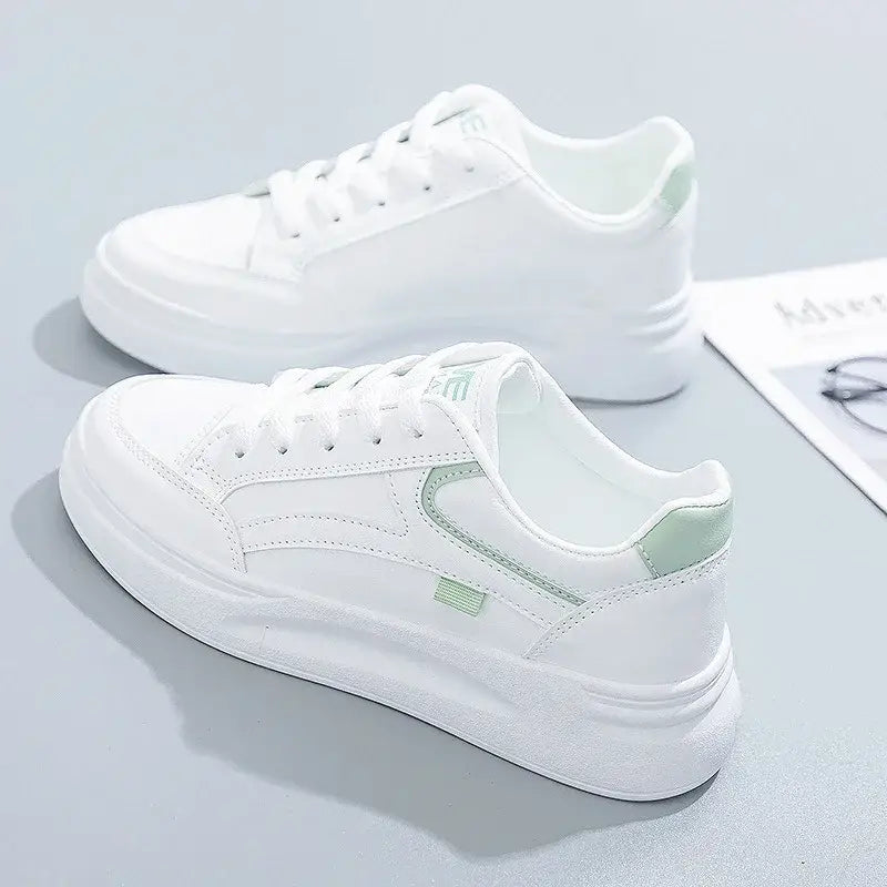 Bellestro Vellina Kadın Sneakers beyaz, mint yeşil detaylı ve platform tabanlıdır