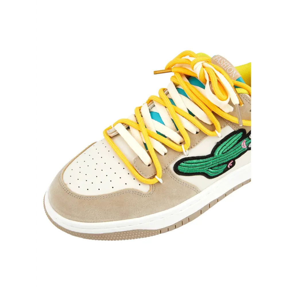 Bartolino unisex sneaker with yellow laces and green cactus patch for günlük kullanım